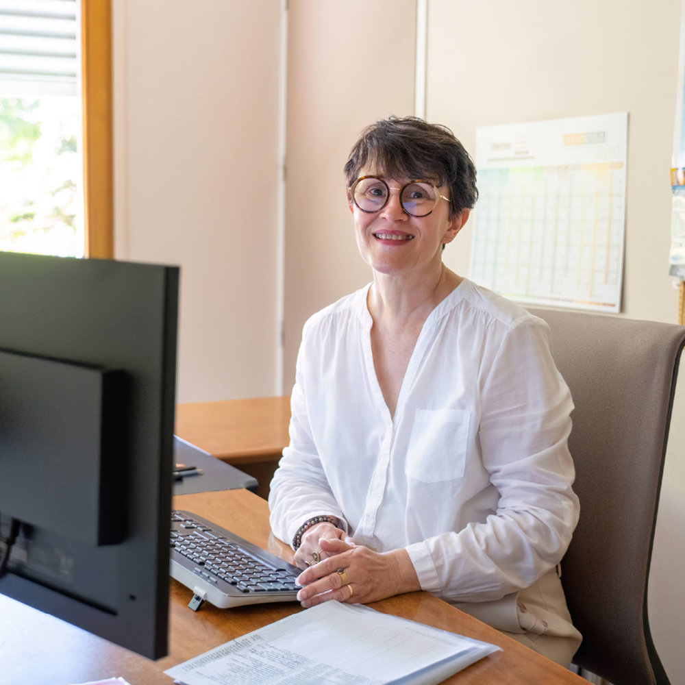 photo-salarie-salariee-groupe-millet-emploi-usine-menuiserie-bureau2